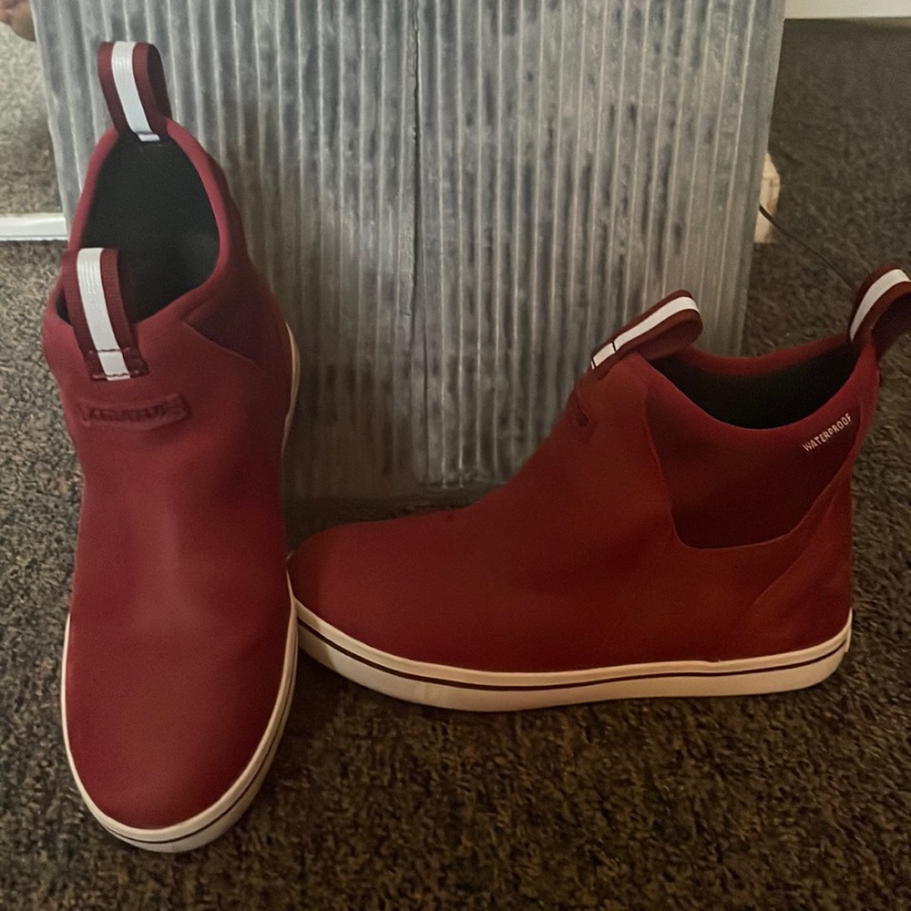 XTRATUF Women's Leather 6 in Ankle Deck Boot